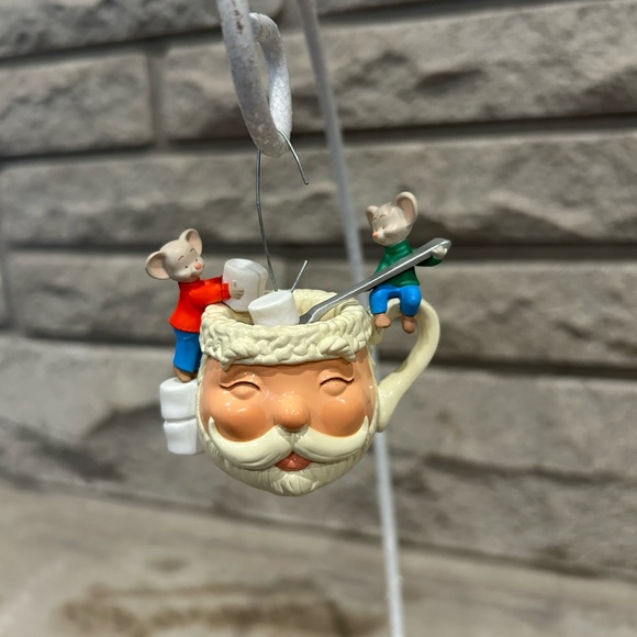 Hallmark keepsake ornament - Picture 3 of 3